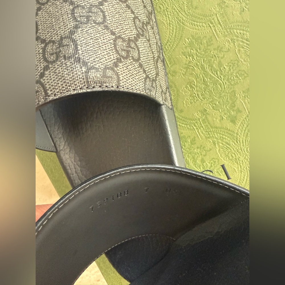 NWB GUCCI GG Supreme Slide (Men) Grey/Black Designer Sz: 7 - Picture 8 of 16